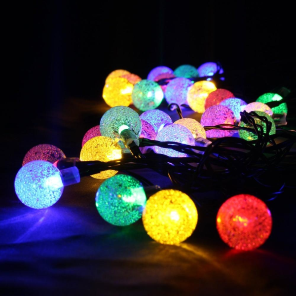 Aurora solcelle partylyskæde med kuglelys (50 LED, flerfarvet)
